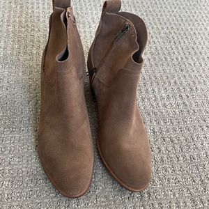 Women Ugg Kingsburg Coffee Grounds 8.5 EUC